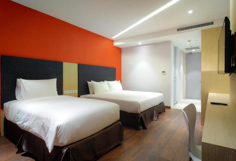اتاق خانوادگی, The Klagan Riverson Hotel & Residence
