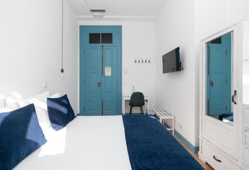 Deluxe room with river view, Des Arts
