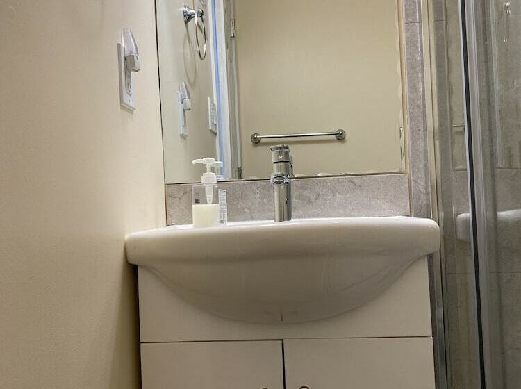 Camera Deluxe, Richmond Vancouver Airport Comfy Home