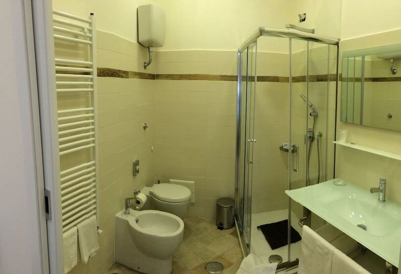 اتاق لوکس سه تخته, Attico Luxury B&b