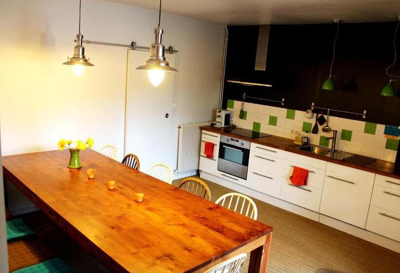 غرفة عائلية حمام مشترك, Board 'n Breakfast