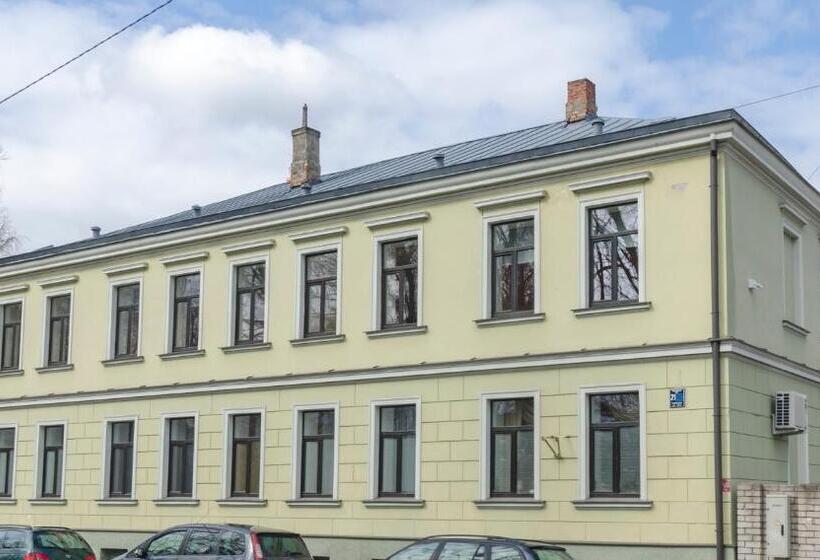 اتاق استاندارد با سرویس بهداشتی مشترک, Gogol Park Rooms