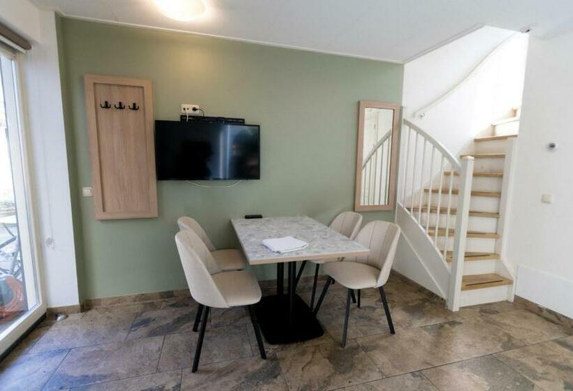 , Plantage Garden Apartments