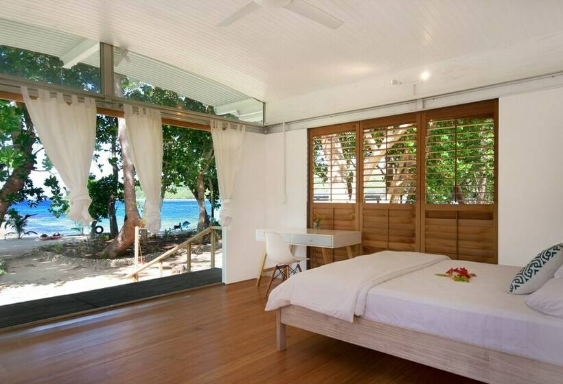 كابينة ديلوكس, Two Canoes Island Getaway