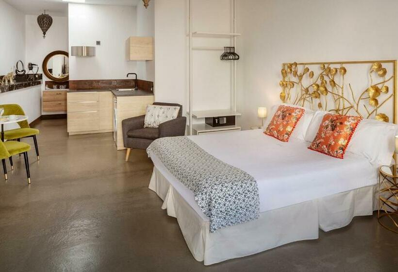 クラシックスイート, El Charco Suites