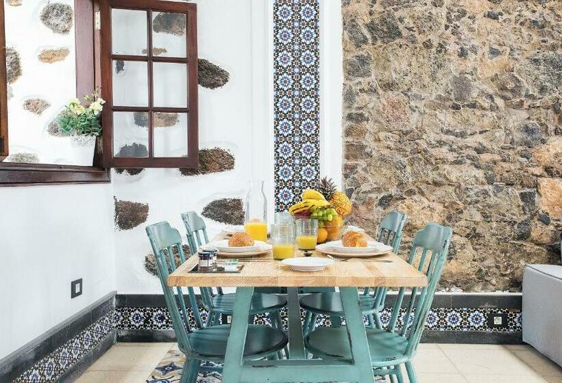 デラックススイート, El Charco Suites