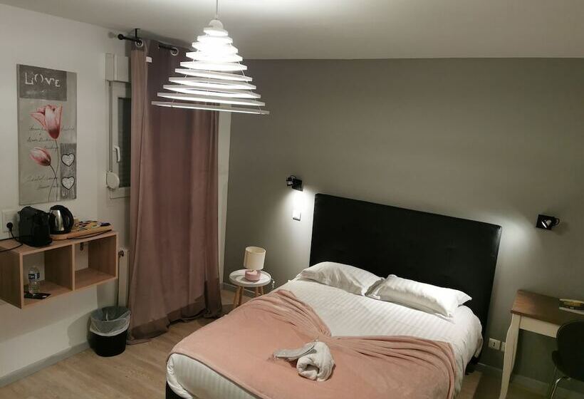 Семейный Номер, Logis Hotel  Restaurant La Haie Des Vignes Séminaires Et Evènementiel