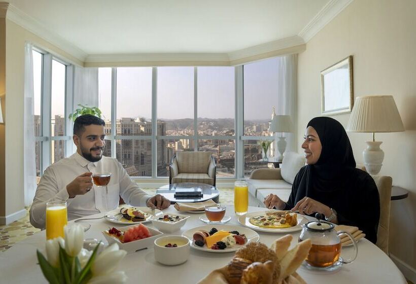 景色の見えるジュニアスイート, Swissotel Al Maqam Makkah