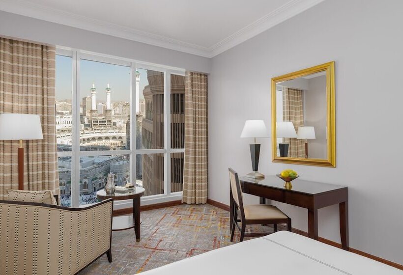 اتاق پریمیوم سه تخته, Swissotel Al Maqam Makkah