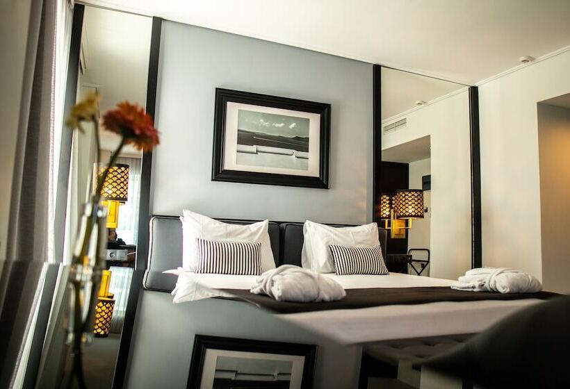 Полулюкс, Athenian Riviera Hotel& Suites