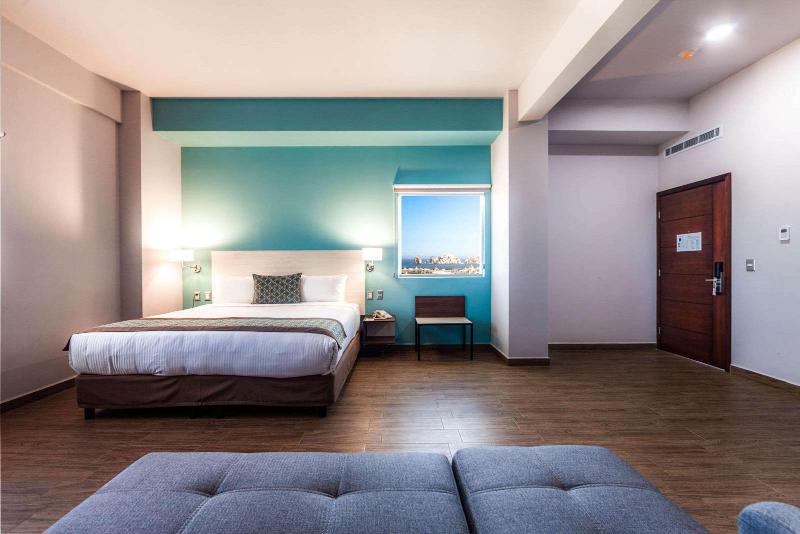 キングサイズベッドのスイートルーム, Comfort Inn & Suites Los Cabos