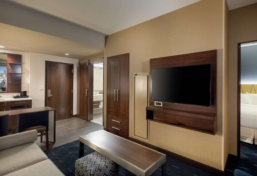 Suite Tilpasset til Handicappede, Embassy Suites By Hilton Seattle Downtown Pioneer Square