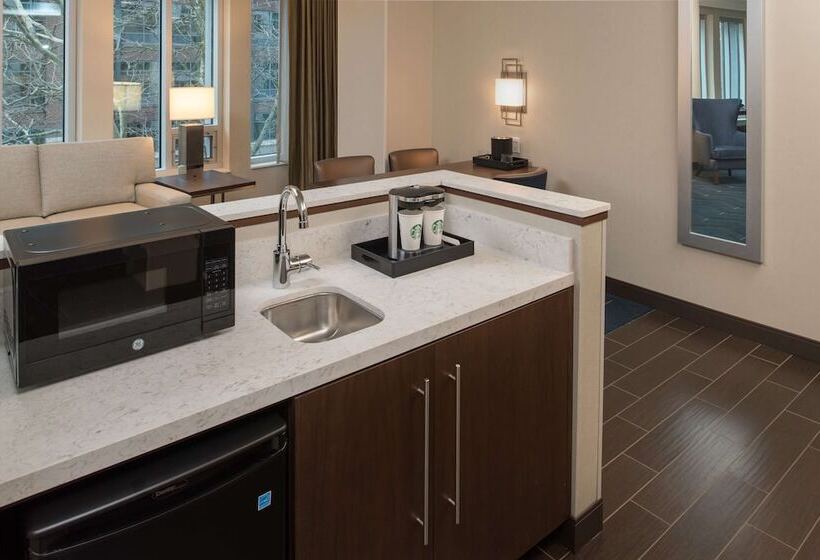 Suite 2 Soveværelser, Embassy Suites By Hilton Seattle Downtown Pioneer Square