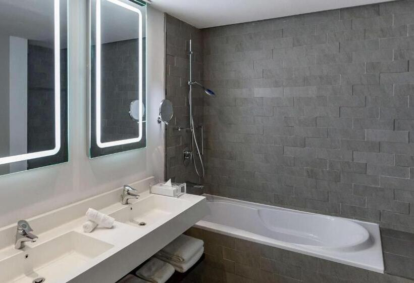 سوییت, Radisson Hotel & Apartments Dammam Industry City