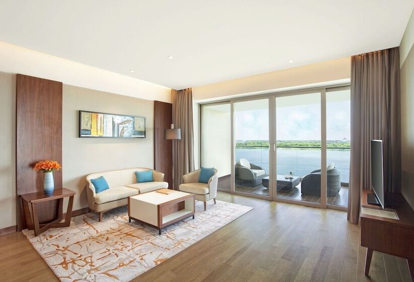 Люкс с Террасой, Grand Hyatt Kochi Bolgatty