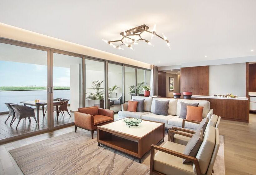 Президентский Люкс, Grand Hyatt Kochi Bolgatty
