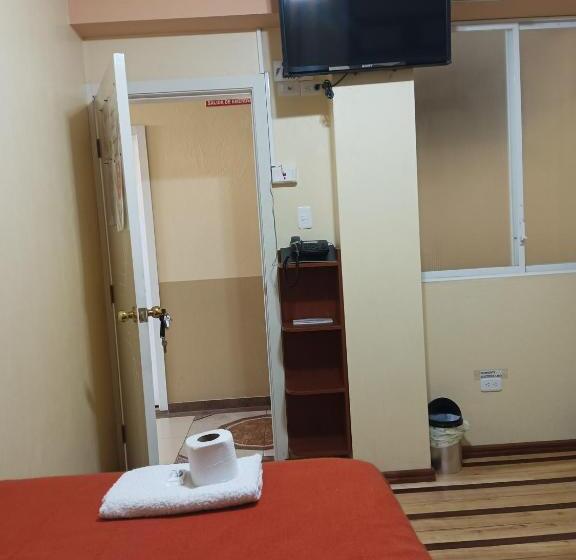 Номер Стандарт, Hostal Puertas Del Sol