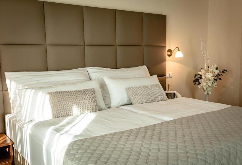 バルコニー付スイート, Dixon So Vstupom Do Bazéna A Vírivky Zdarma   Free Entrance To Pool And Jacuzzi Included