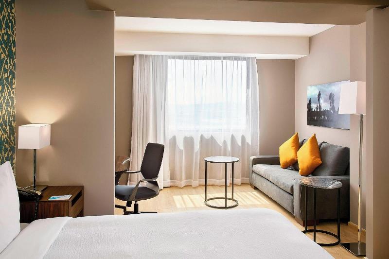 מיטת קינג בסוויטה, Fairfield Inn & Suites By Marriott Aguascalientes