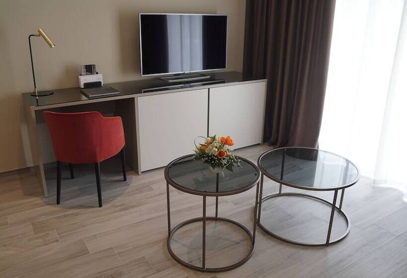 سوییت خانوادگی, Urban Valley Resort & Spa