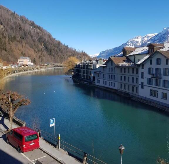 غرفة عائلية مطلّة علي الجبل, The Aarburg Hotel & Café