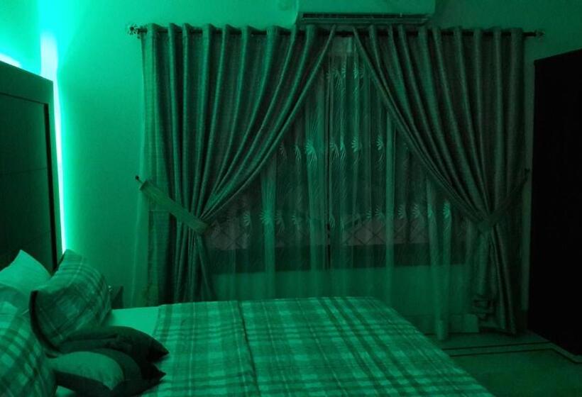 اتاق استاندارد با تراس, Seven 7