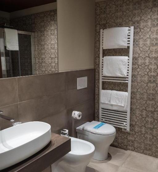 اتاق لوکس با چشم‌انداز, Letto A Castello