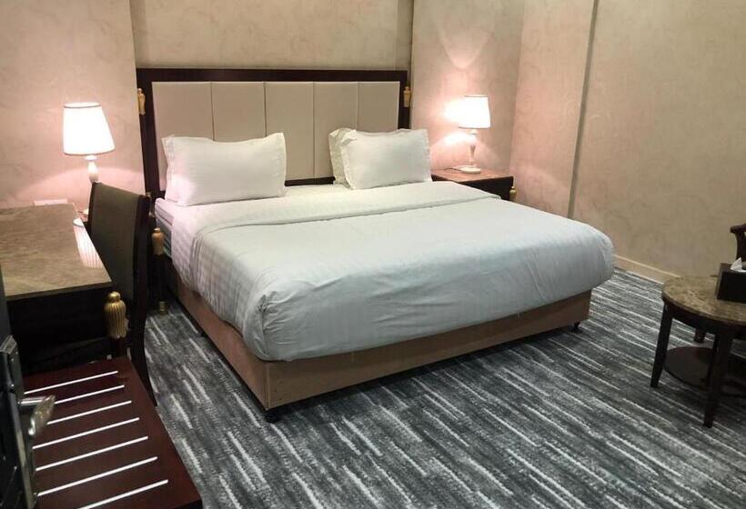 Suite met 2 Slaapkamers, Concord Plaza