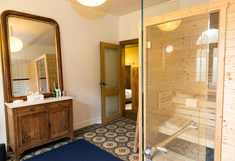 Полулюкс, B&b Aux Quatre Bonniers