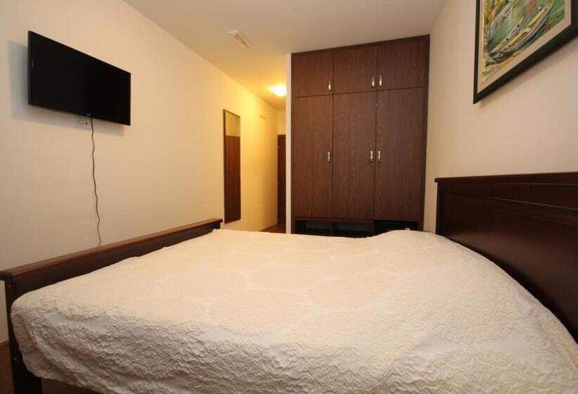 اتاق لوکس, Apartment Biba