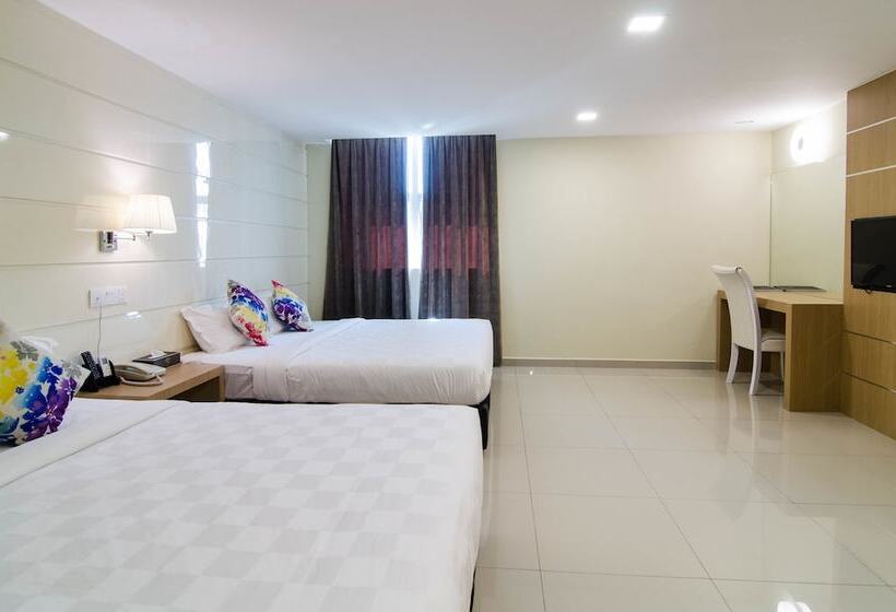 اتاق لوکس خانوادگی, Mornington Hotel Sitiawan