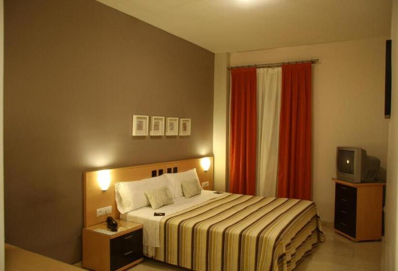 Номер Стандарт Трехместный, Hostal Albero by eme hoteles