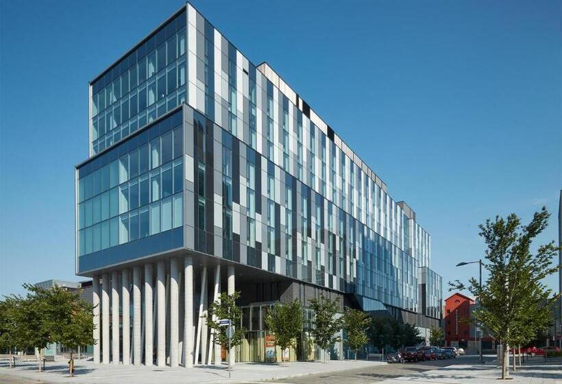 Апартаменты 2 Спальни, Residence & Conference Centre   Toronto Downtown