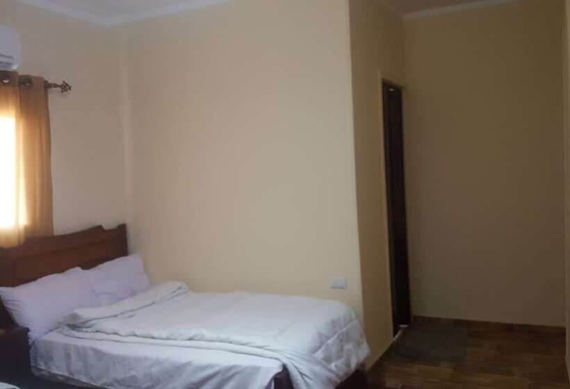 اتاق لوکس با بالکن, Royal Pyramids Inn