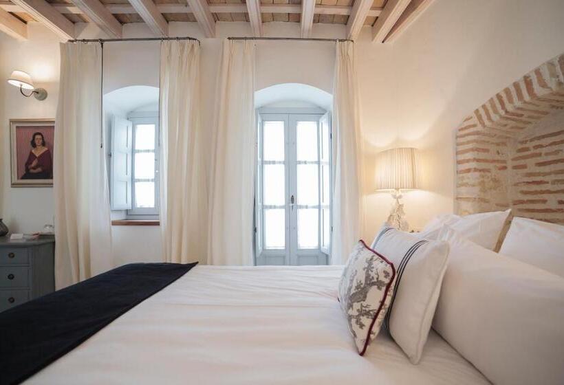 Juniorsviitti, Casa Shelly Hospederia
