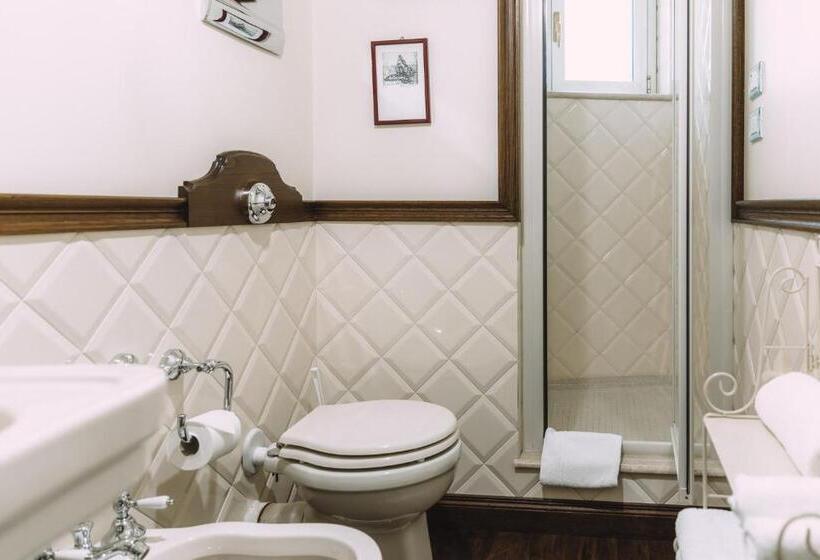 Номер Стандарт Трехместный, B&b Triskeles