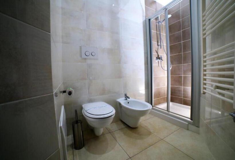 标准间带阳台, Palazzo Greco B&b