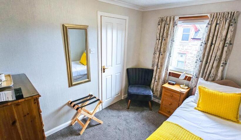 Номер Economy Индивидуальный, Mystayinn Abermar Guest House
