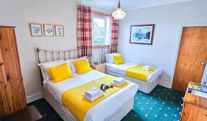 Трехместный Номер Классика, Mystayinn Abermar Guest House