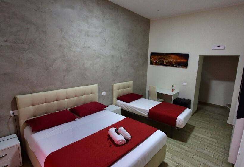 اتاق استاندارد سه نفره, Napoli City Rooms