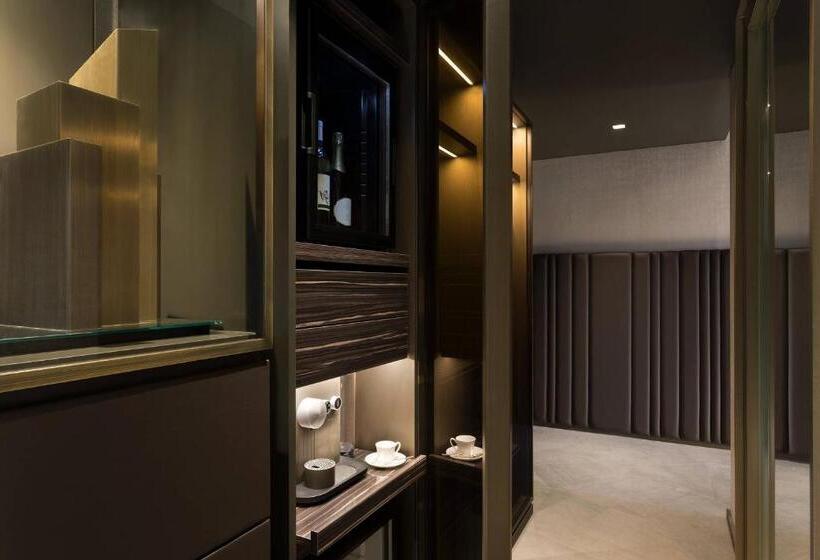اتاق استاندارد با تخت بزرگ, The Pantheon Iconic Rome Hotel, Autograph Collection