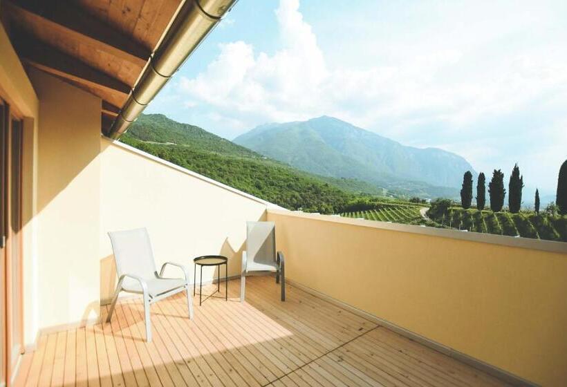 اتاق لوکس با چشمانداز, Agritur Casteller