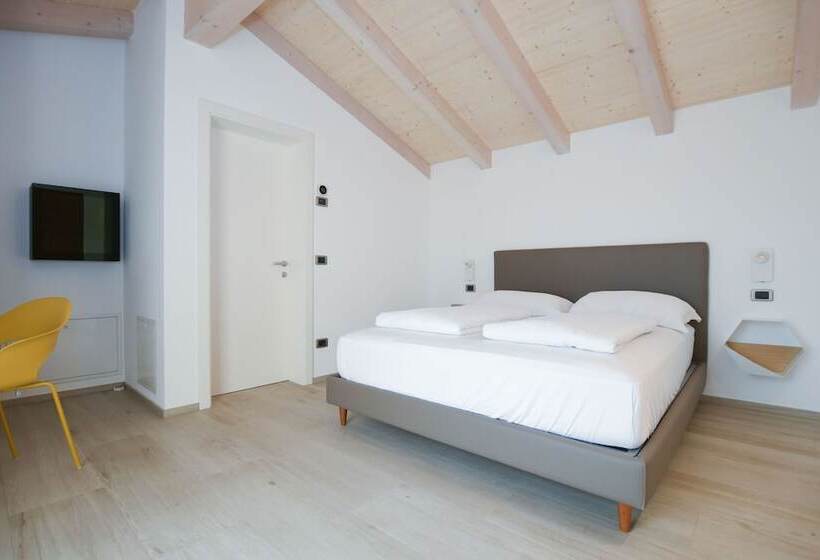 اتاق لوکس با چشمانداز, Agritur Casteller