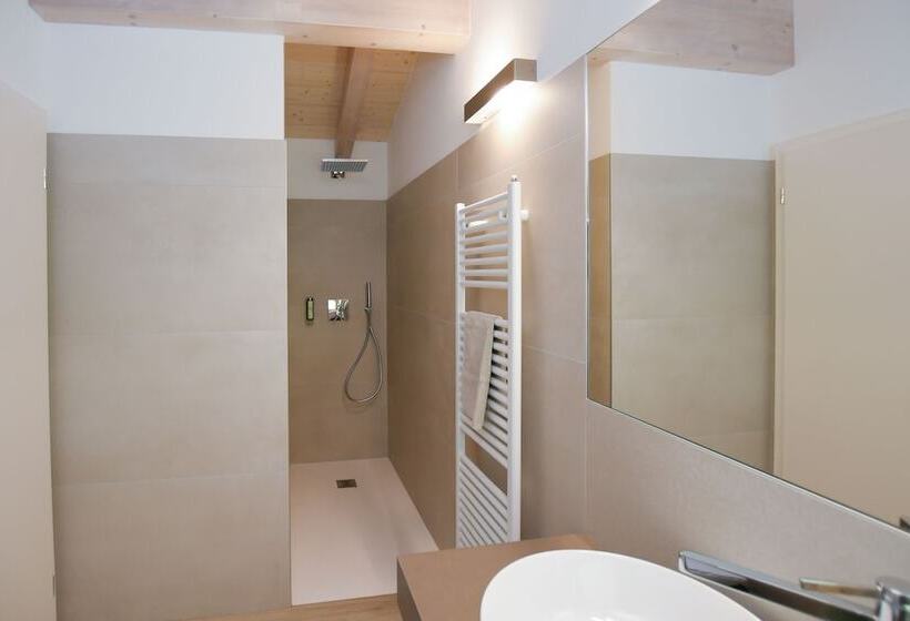 اتاق لوکس با چشمانداز, Agritur Casteller