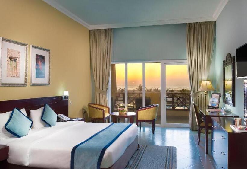 اتاق استاندارد با تخت بزرگ, Masira Island Resort
