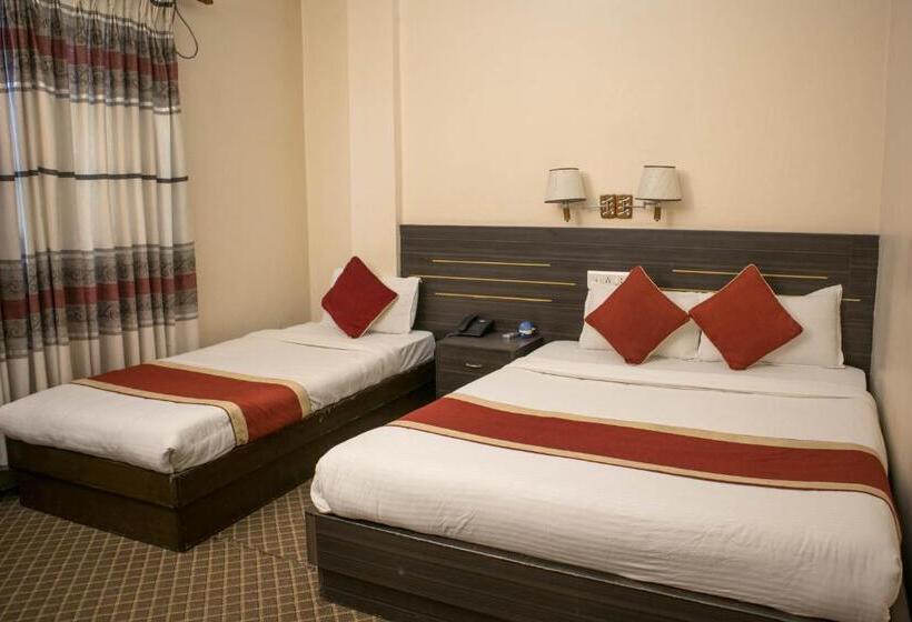 اتاق لوکس سه تخته, Mirage Inn