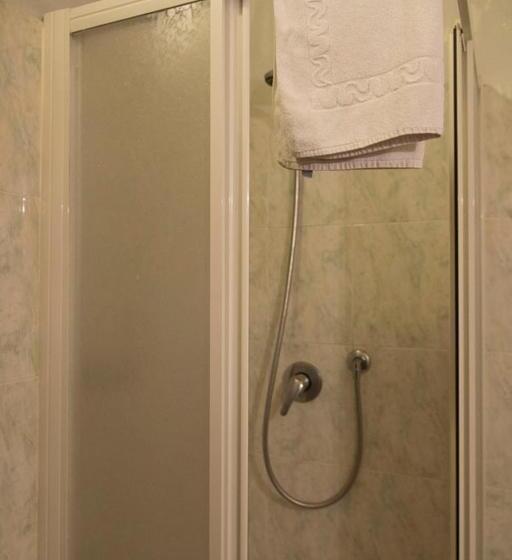 חדר אקונומי, Florence Decamerone B&b