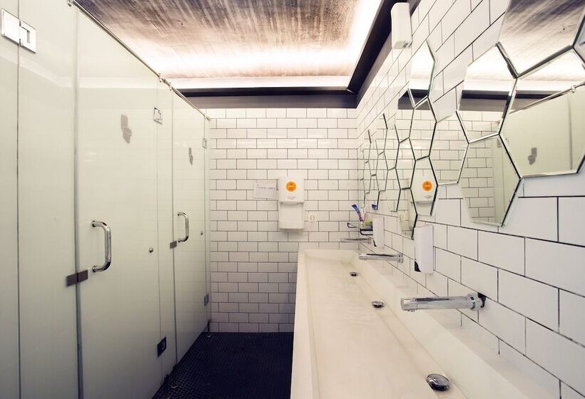 Кровать в Общей Комнате, M Boutique Hostel