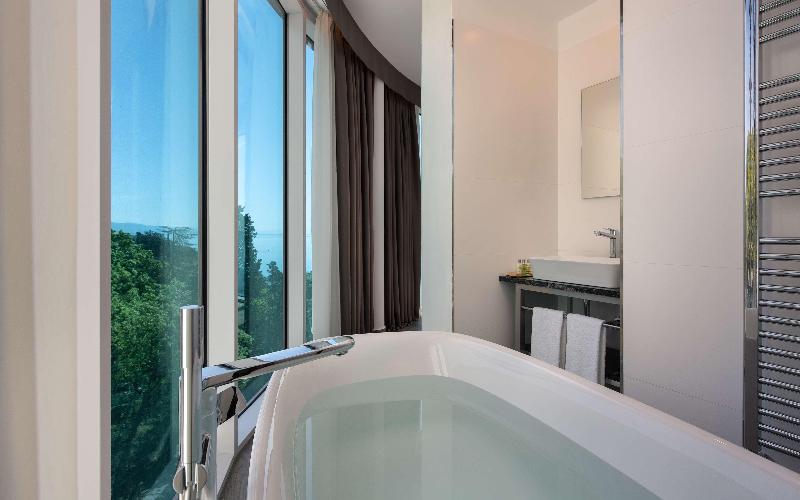 اتاق استاندارد سه نفره, Hilton Taipei Sinban