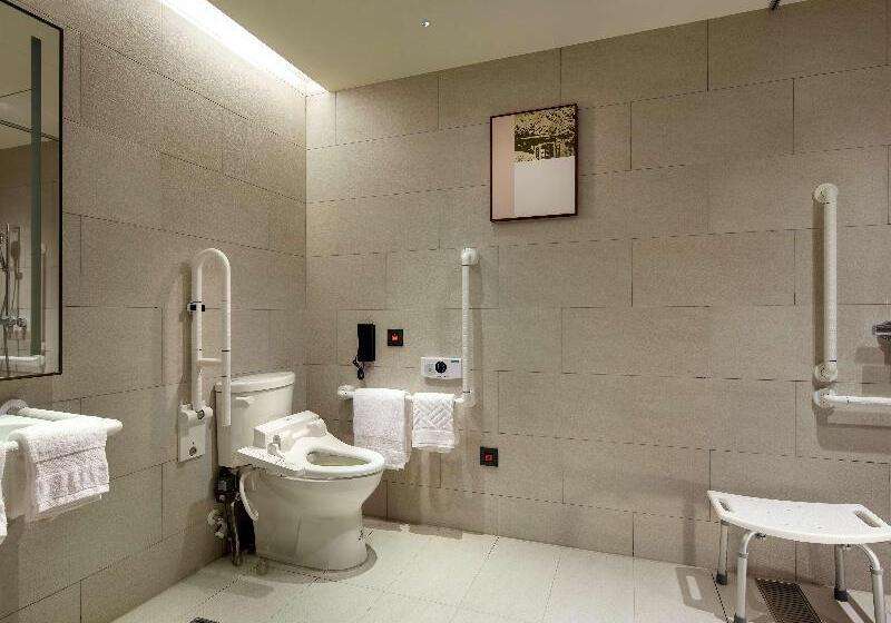 اتاق استاندارد با تخت بزرگ, Hilton Taipei Sinban